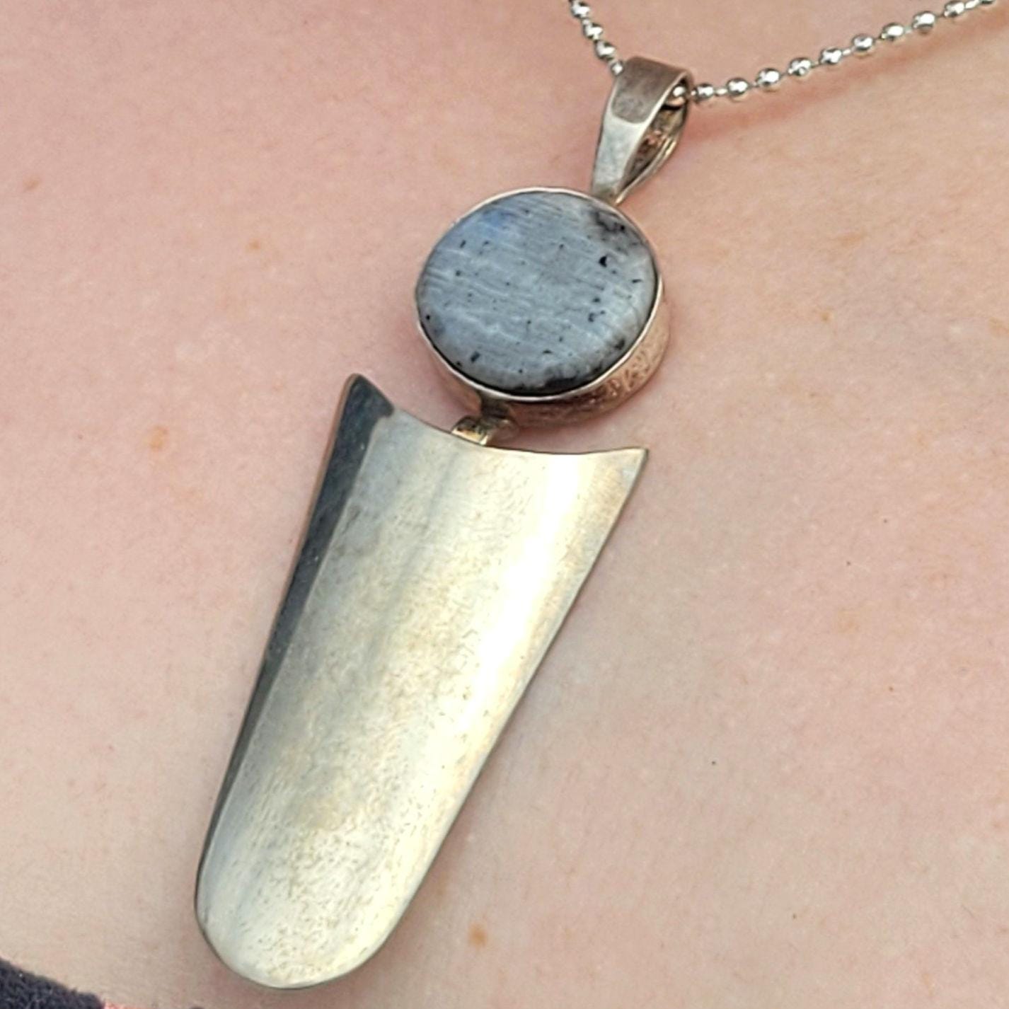 Round Light Blue Labradorite Bezeled 925 Sterling Silver